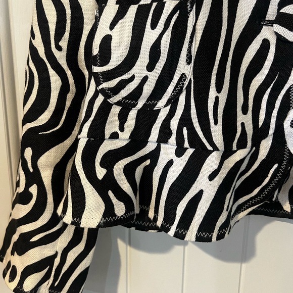 Tweeds Black and White Zebra Print Blazer - Picture 4 of 7